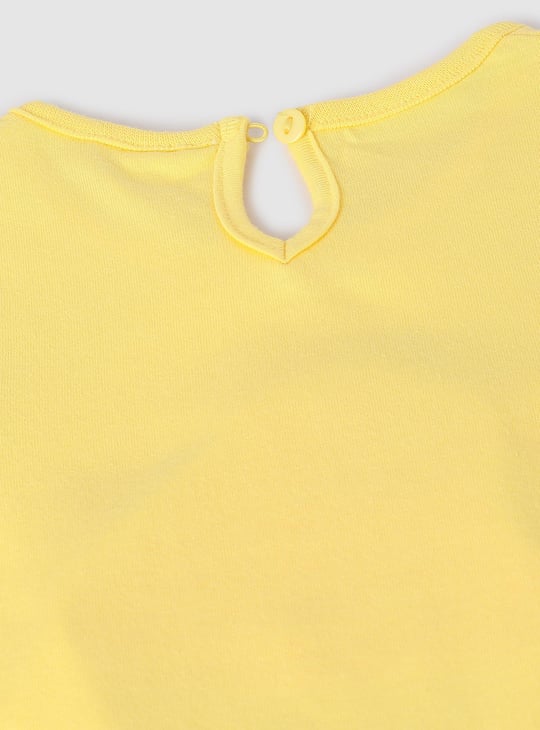 Girls Graphic Printed Tie-Up T-shirt
