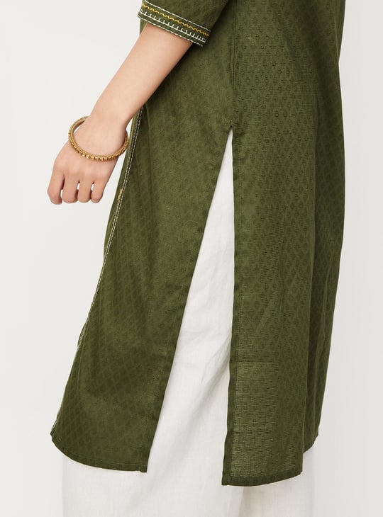 Women Embroidered Straight Kurta