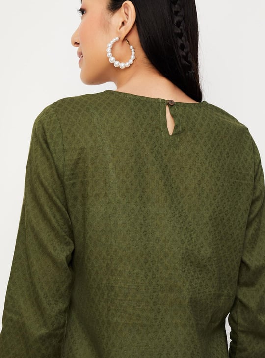 Women Embroidered Straight Kurta