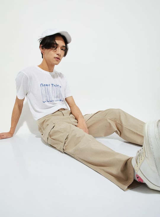 URB_N Men Relaxed Fit Cargo Trousers