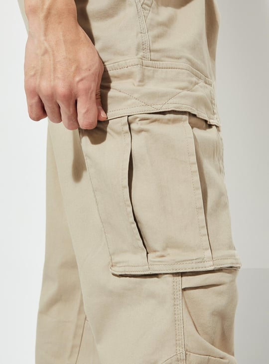 URB_N Men Relaxed Fit Cargo Trousers