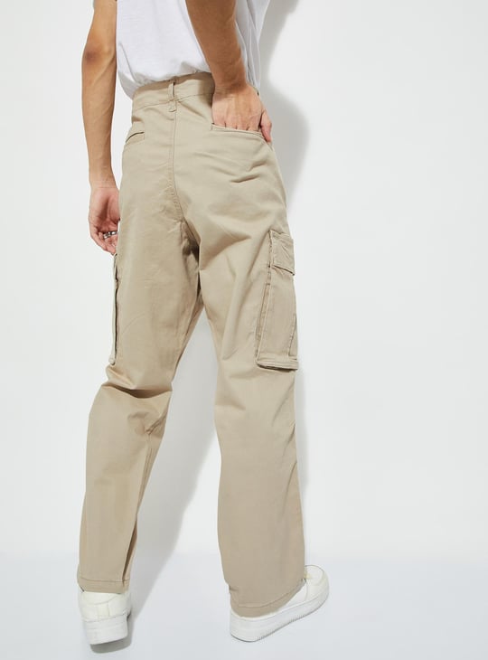 URB_N Men Relaxed Fit Cargo Trousers