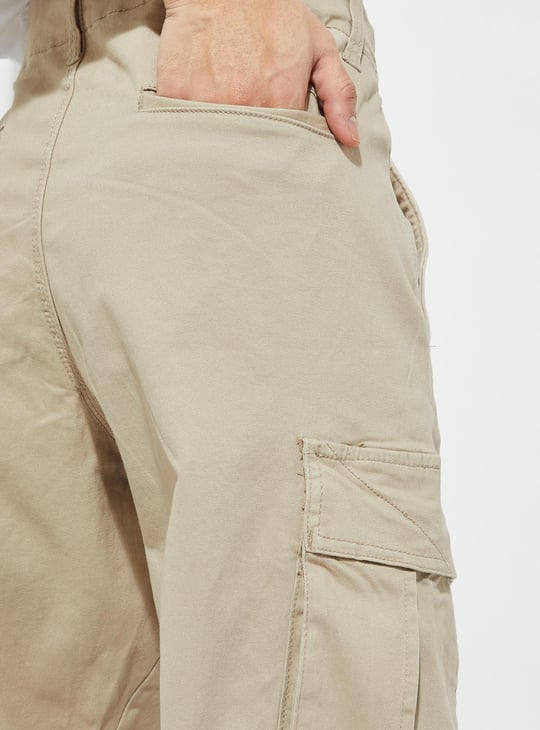 URB_N Men Relaxed Fit Cargo Trousers