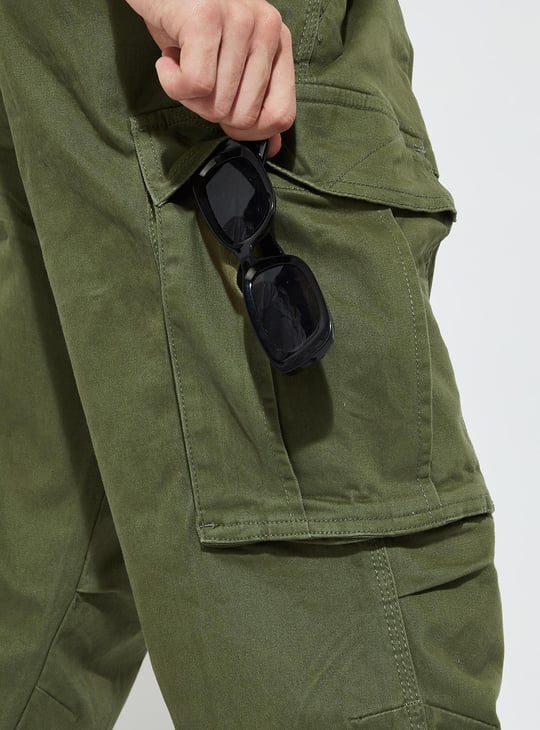 URB_N Men Relaxed Fit Cargo Trousers