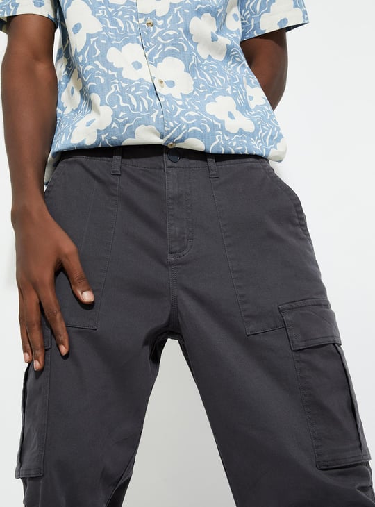 URB_N Men Relaxed Fit Cargo Trousers