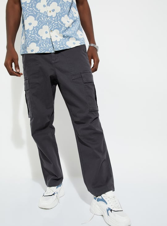 URB_N Men Relaxed Fit Cargo Trousers