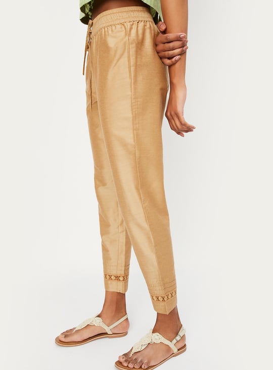 Women Solid Straight Pants
