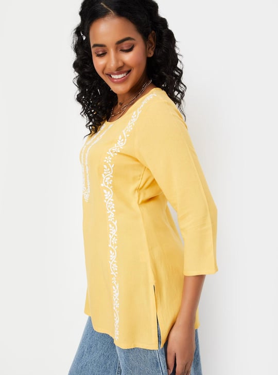 Women Chikankari Short Kurti