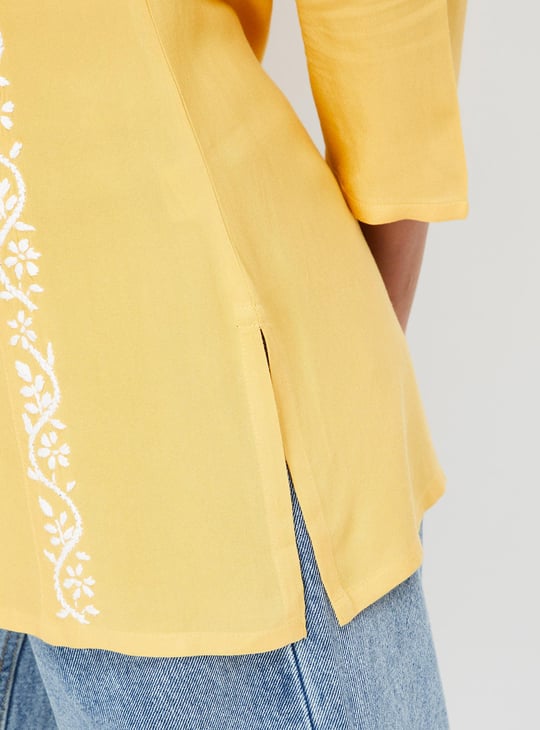 Women Chikankari Short Kurti