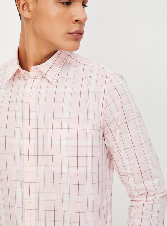 Men Regular Fit Checked Casual Shirt