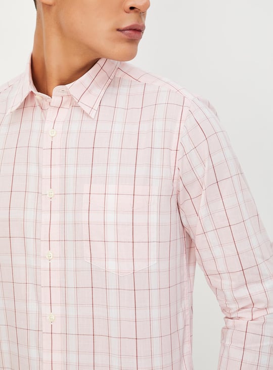 Men Regular Fit Checked Casual Shirt