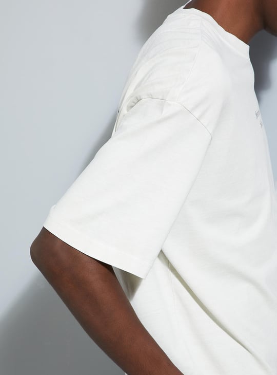 URB_N Men Relaxed Fit Back Graphic T-shirt