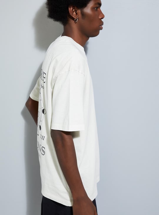 URB_N Men Relaxed Fit Back Graphic T-shirt