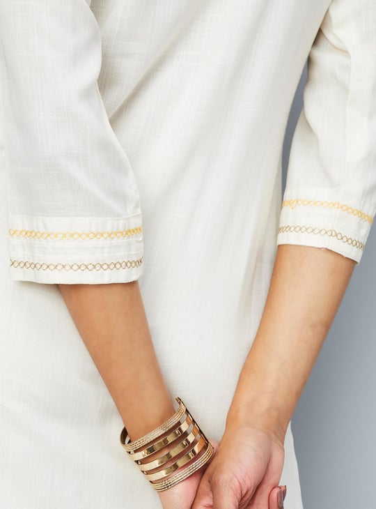 Women Embroidered Yoke Kurta with Pocket