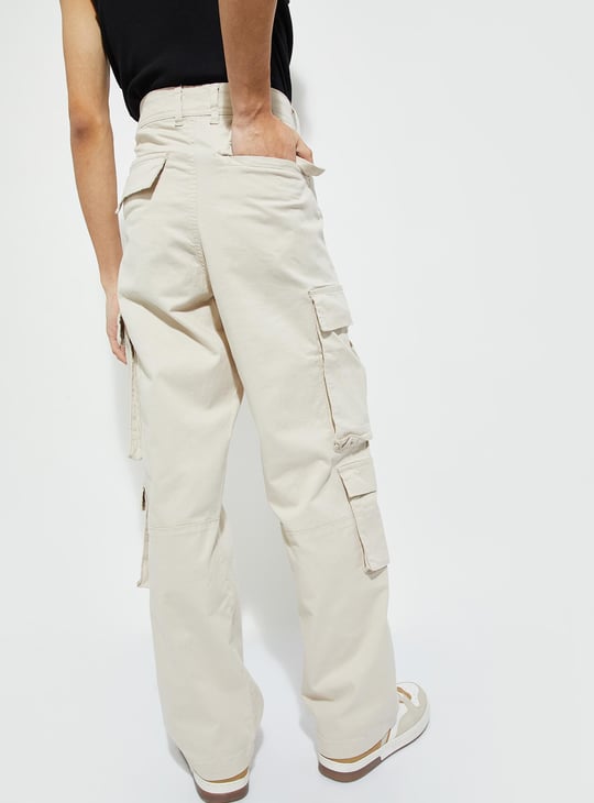 URB_N Men Solid Loose Fit Cargo Trousers