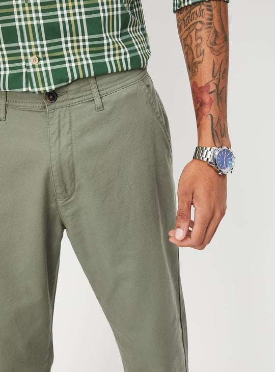 Men Solid Slim Fit Stretch Chinos