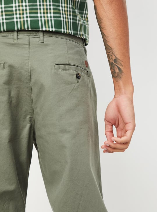 Men Solid Slim Fit Stretch Chinos