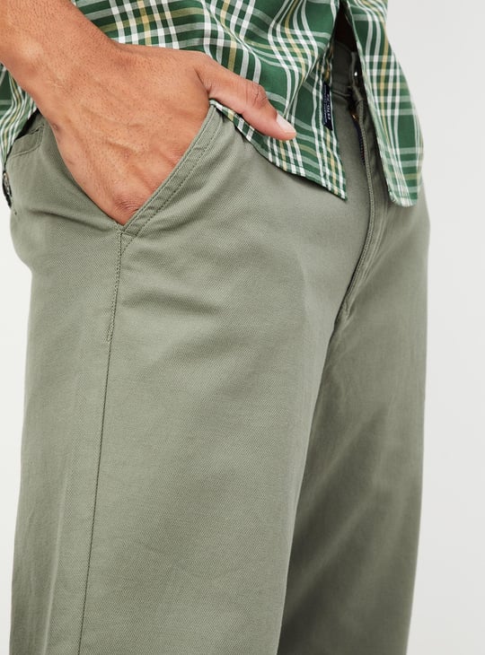 Men Solid Slim Fit Stretch Chinos