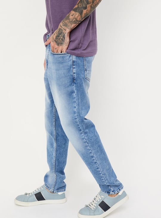 Men Stonewashed Carrot Fit Jeans