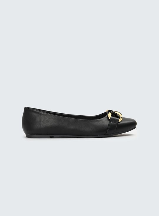 Women Chain Detailed Ballerinas