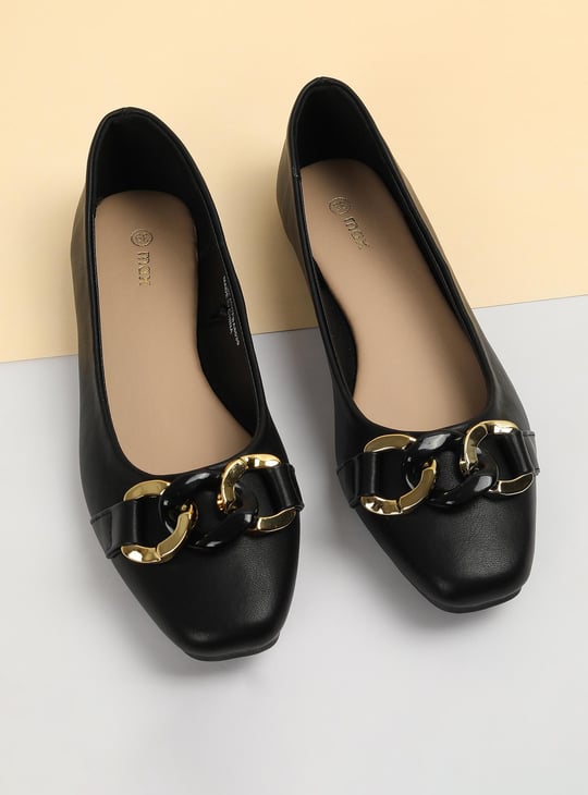 Women Chain Detailed Ballerinas