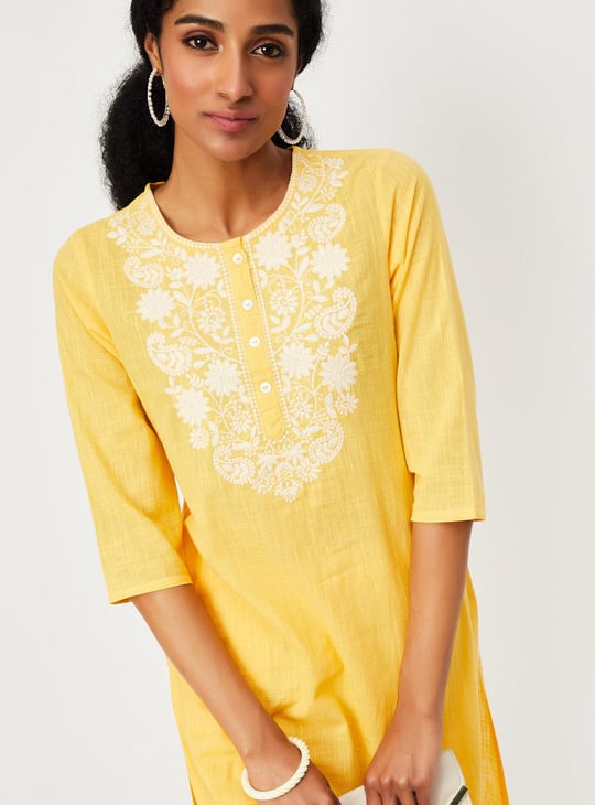 Women Embroidered Cotton Kurta Set