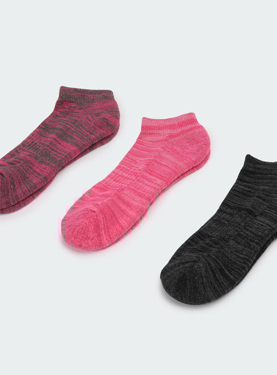 Women Textured Ankle Length Socks - Pack of 3