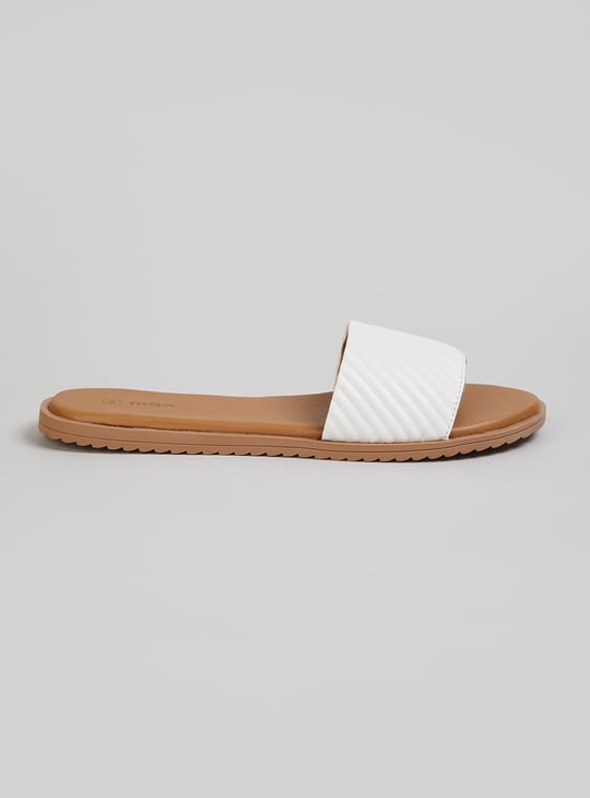 3ーnー3 Flat Sandals Quilted Slide Sandals White Sandalen: Over 219,212