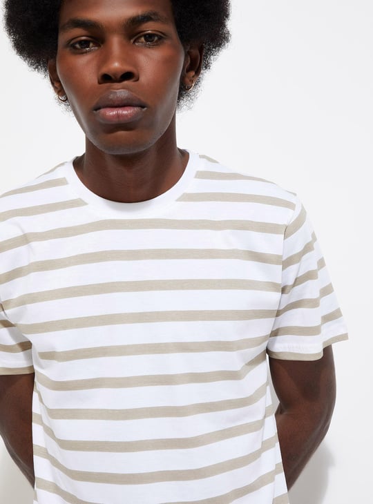 URB_N Men Slim Fit Striped T-shirt