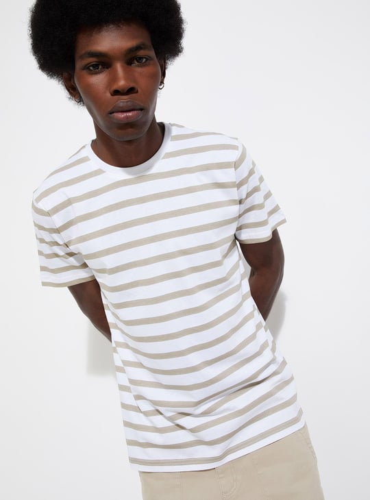 URB_N Men Slim Fit Striped T-shirt