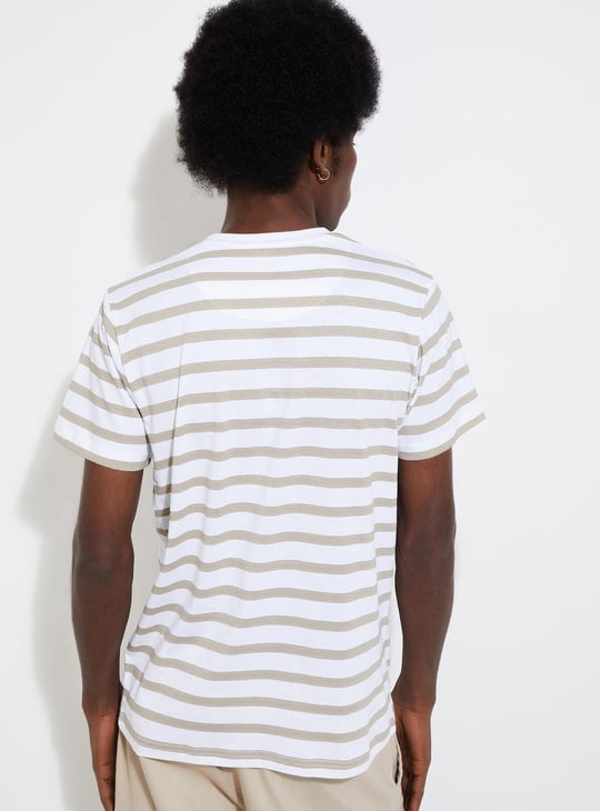URB_N Men Slim Fit Striped T-shirt
