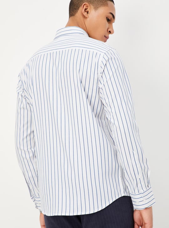 Men Regular Fit Striped Casual Shirt