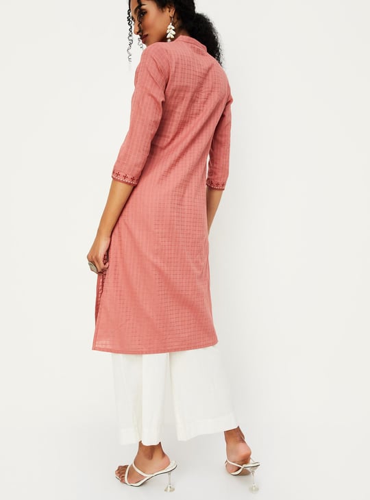 Women Embroidered Kurta with Pocket
