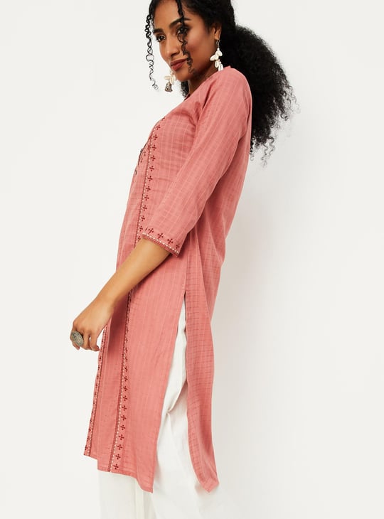 Women Embroidered Kurta with Pocket