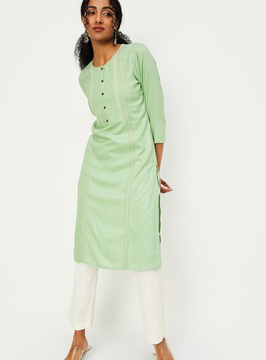 Women Embroidered Kurta with Pocket