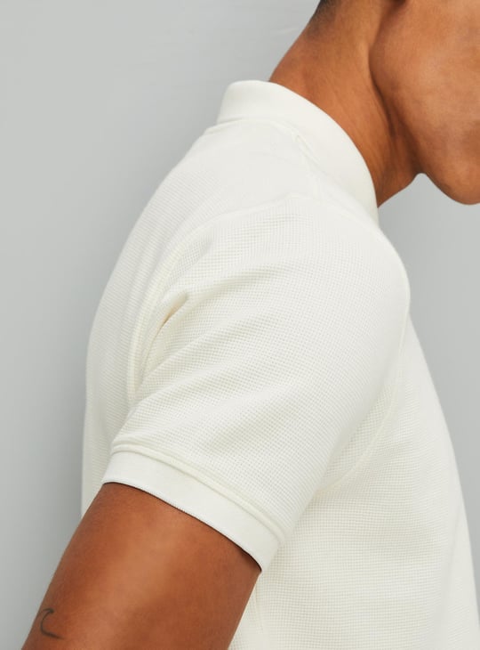 Men Textured Zipper Polo T-shirt