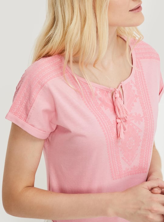 Women Printed Tie-Up Neck Top