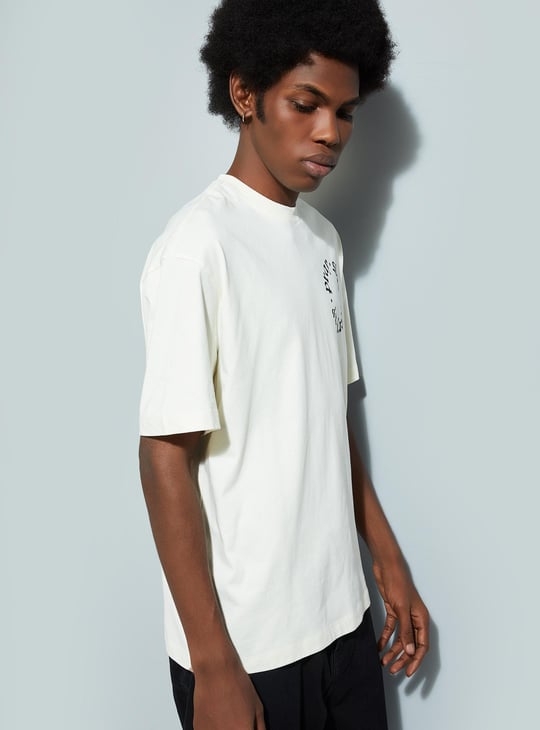 URB_N Men Oversized Back Print T-shirt