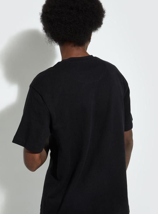 URB_N Men Regular Fit Textured T-shirt