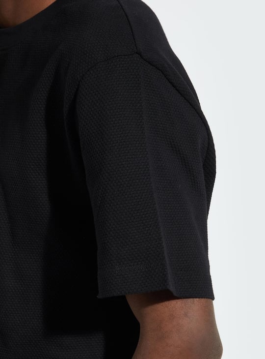 URB_N Men Regular Fit Textured T-shirt