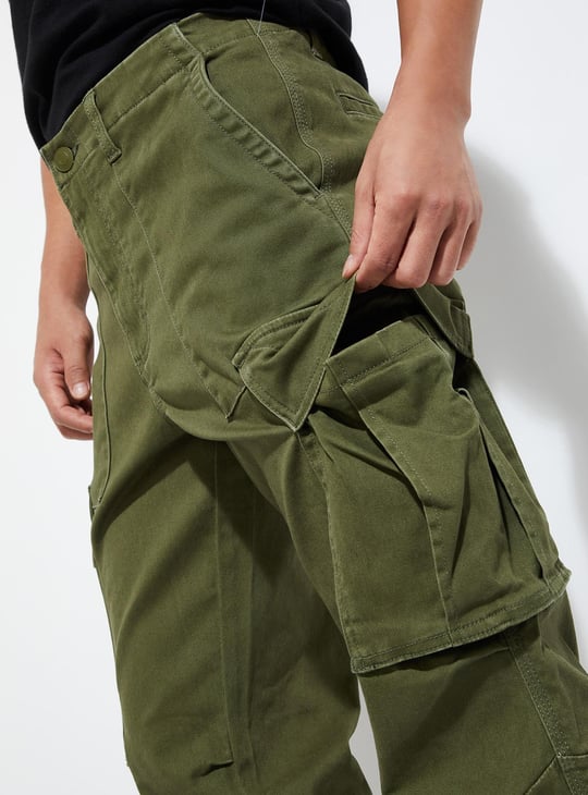 URB_N Men Relaxed Fit Cargo Trousers