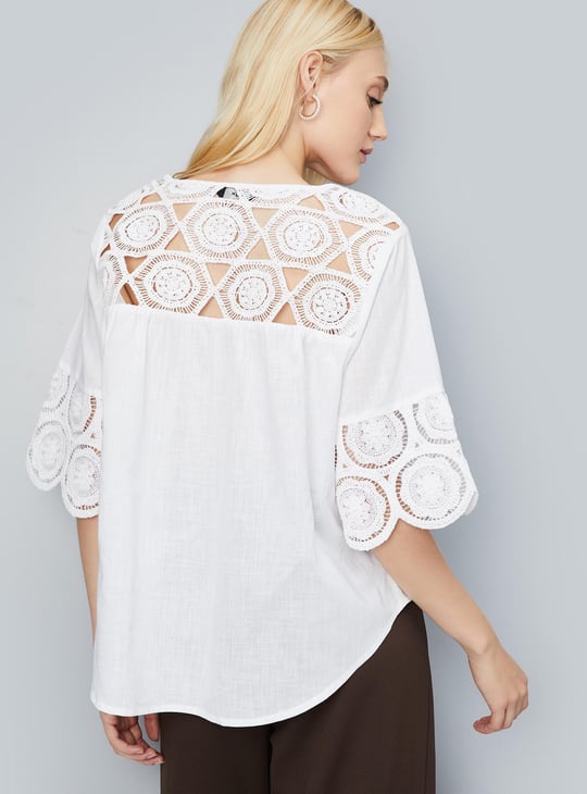 Women Crochet Lace Tie-Up Top