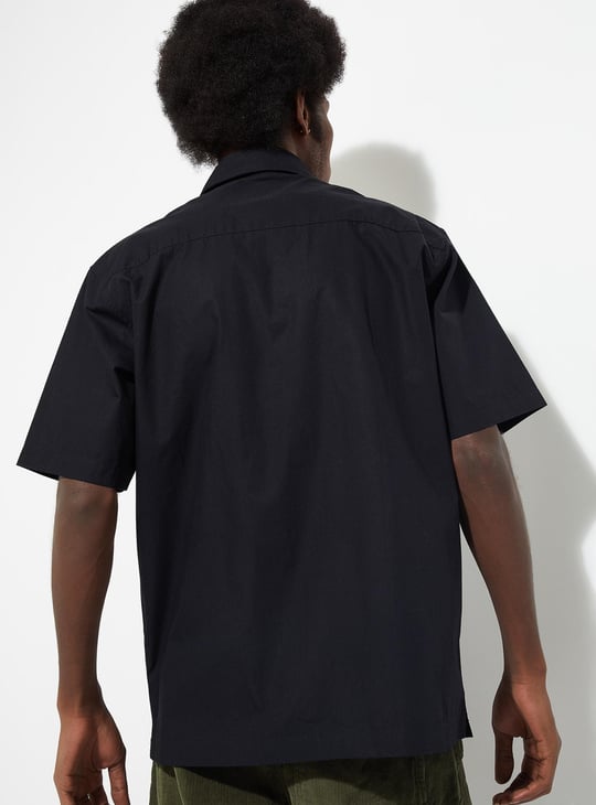 URB_N Men Relaxed Fit Solid Flap Pocket Shirt