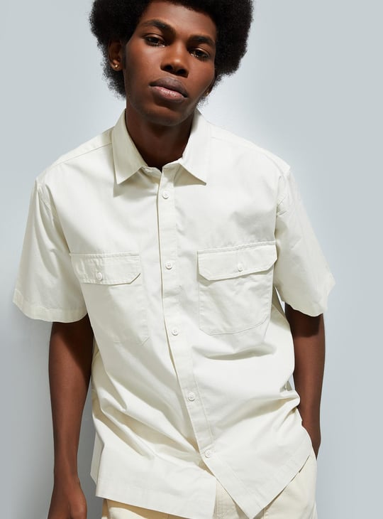 URB_N Men Relaxed Fit Solid Flap Pocket Shirt