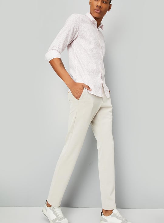 Men Solid Slim Fit Chinos