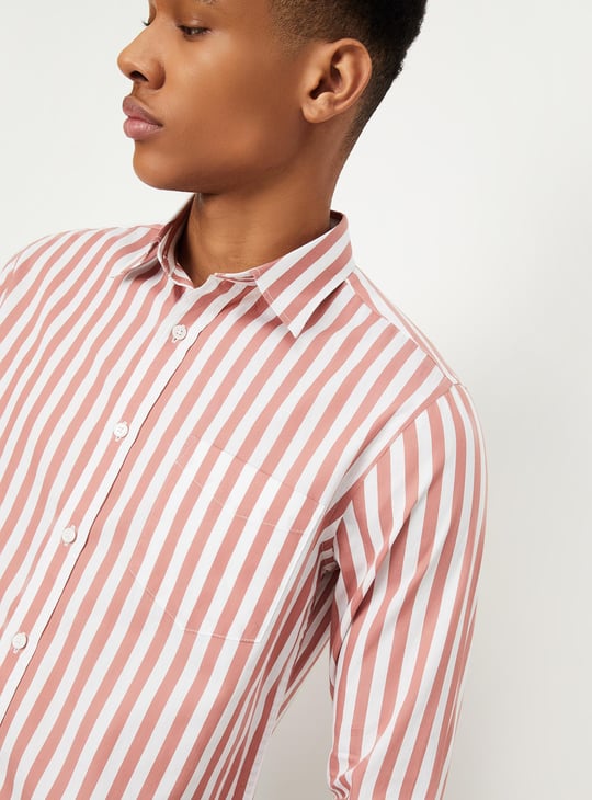 Men Regular Fit Striped Casual Shirt