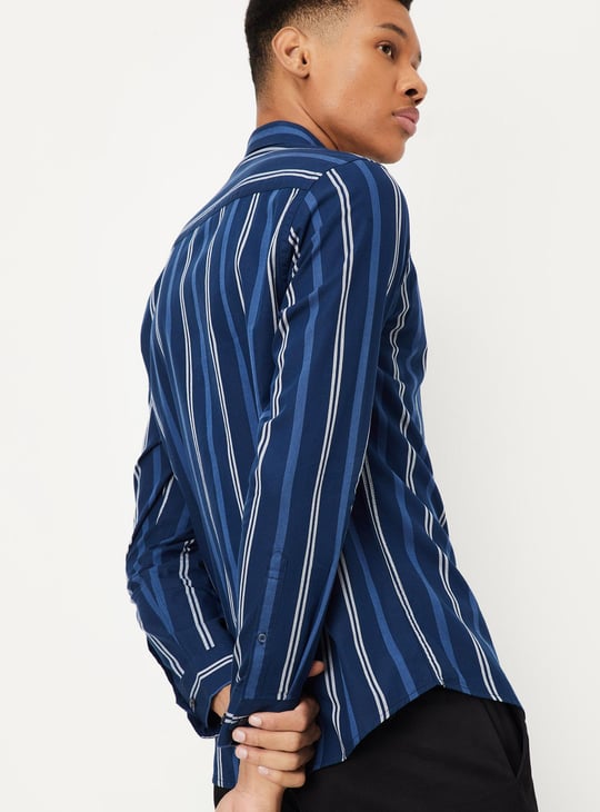 Men Regular Fit Striped Casual Shirt