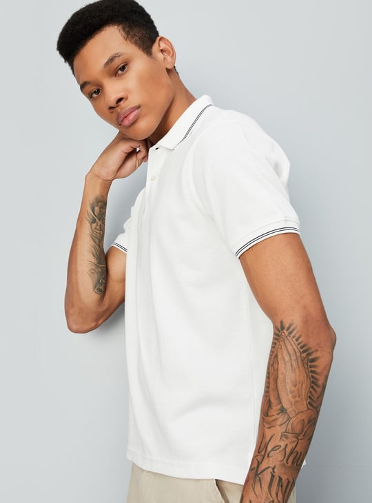 Men Regular Fit Solid Polo T-shirt
