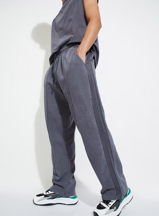 URB_N Men Solid Athleisure Track Pants