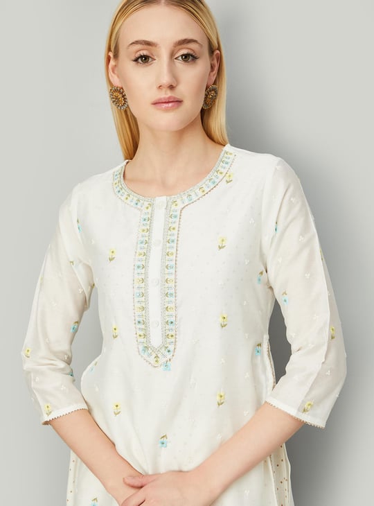 Women Embroidered Layered Kurta